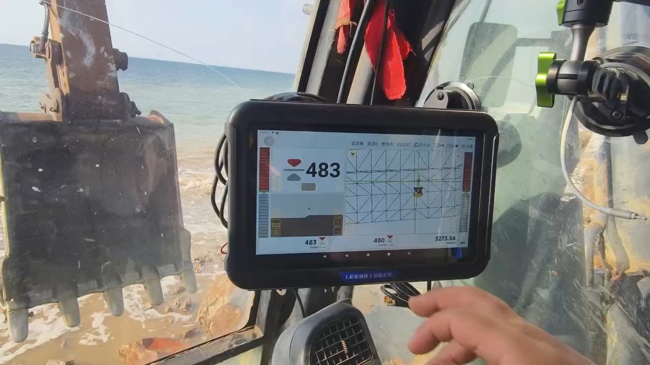 Excavator cab display during a grading job
